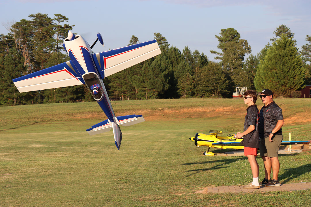 EF - 104" Extra 260 - Blue/White