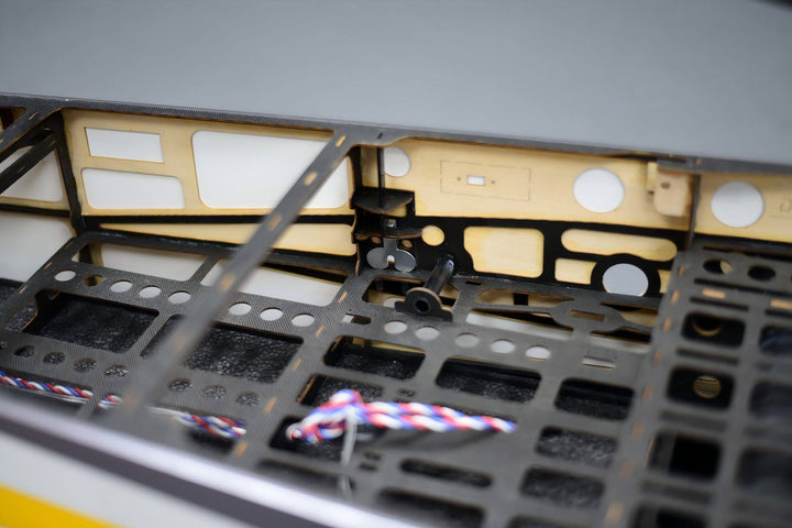 SW - 116" Extra NG - White/Gray/Yellow (D)