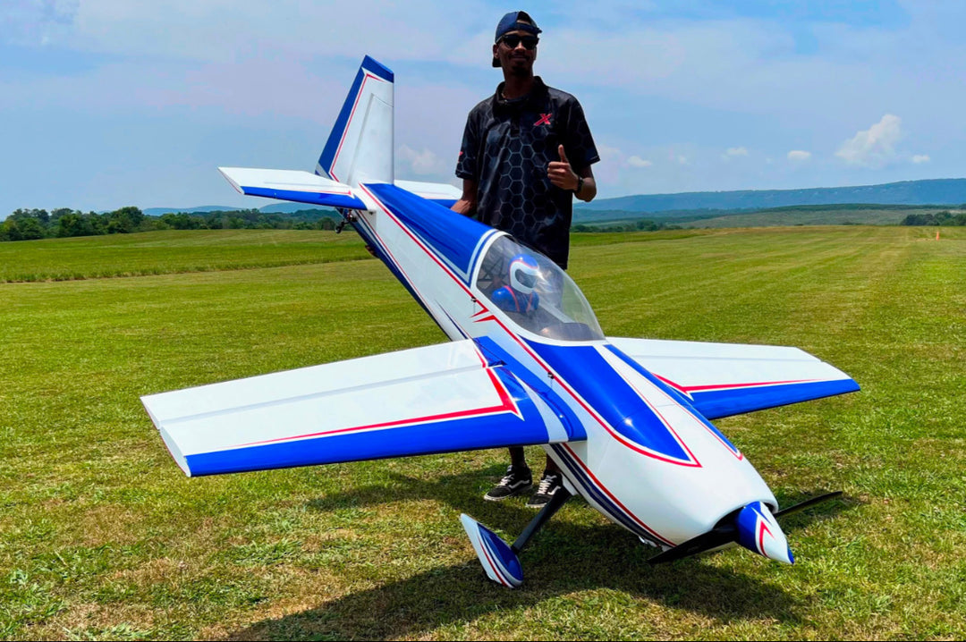 EF - 104" Extra 260 - Blue/White