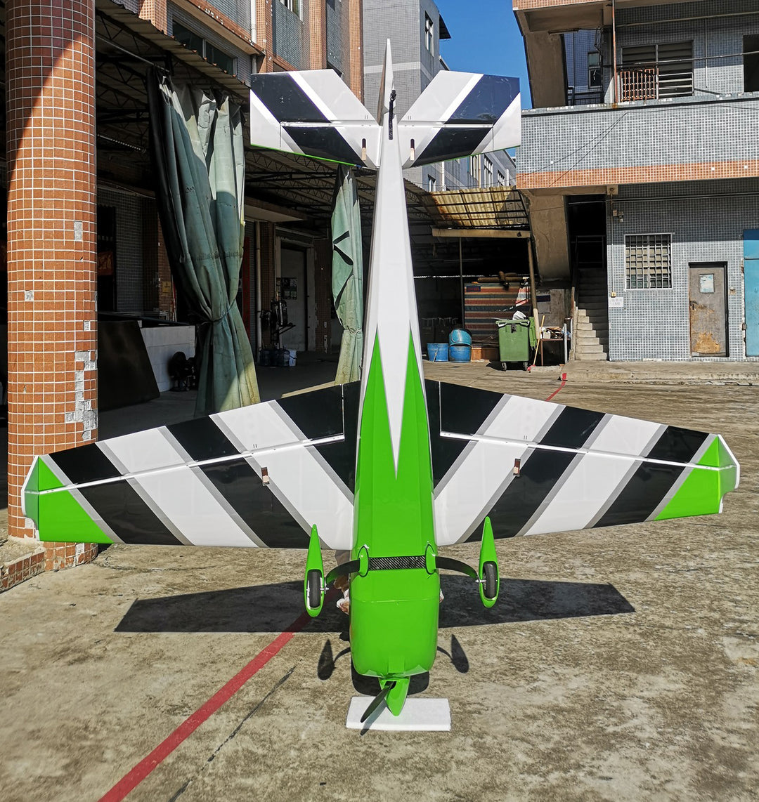 EF - 91" Extra 300 V2 - Green/White