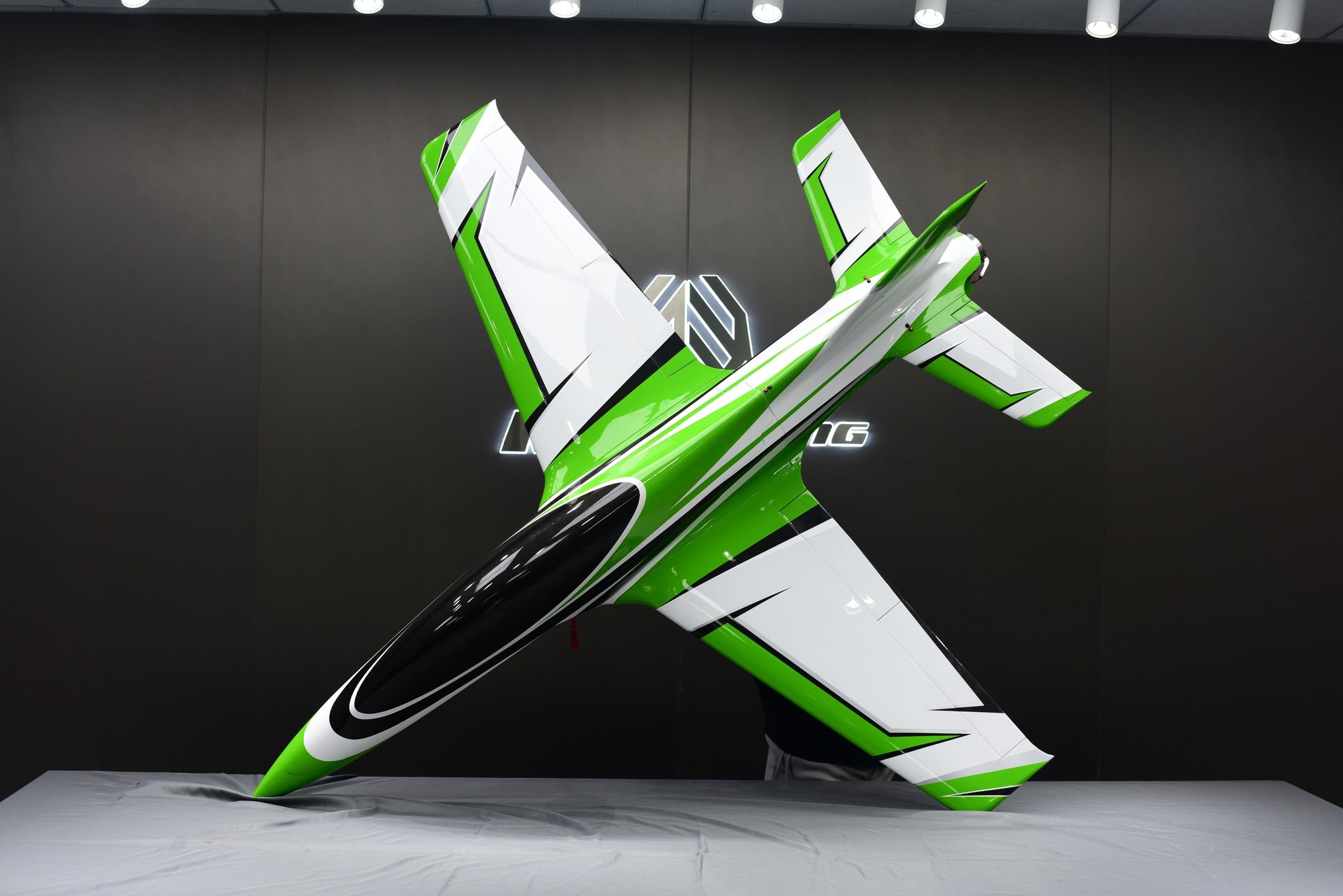 Skywing Falcon 2.1M GREEN Extreme Flight