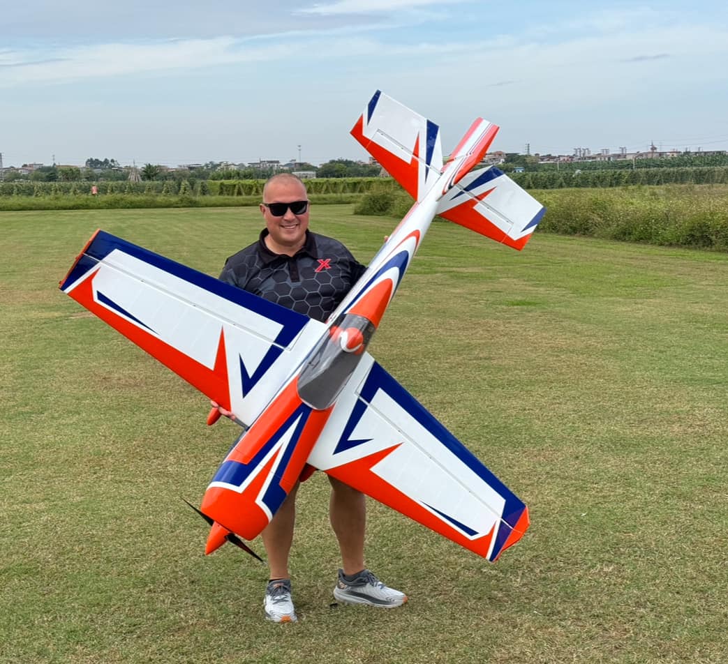 EF - 75" Extra 260 - Orange/Blue