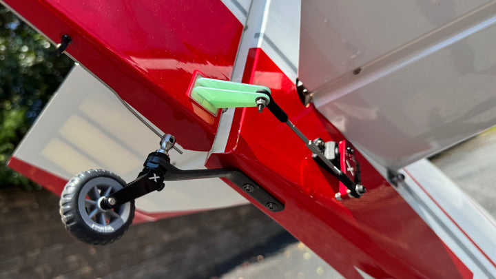 EF - 75" Extra 260 - Red/White