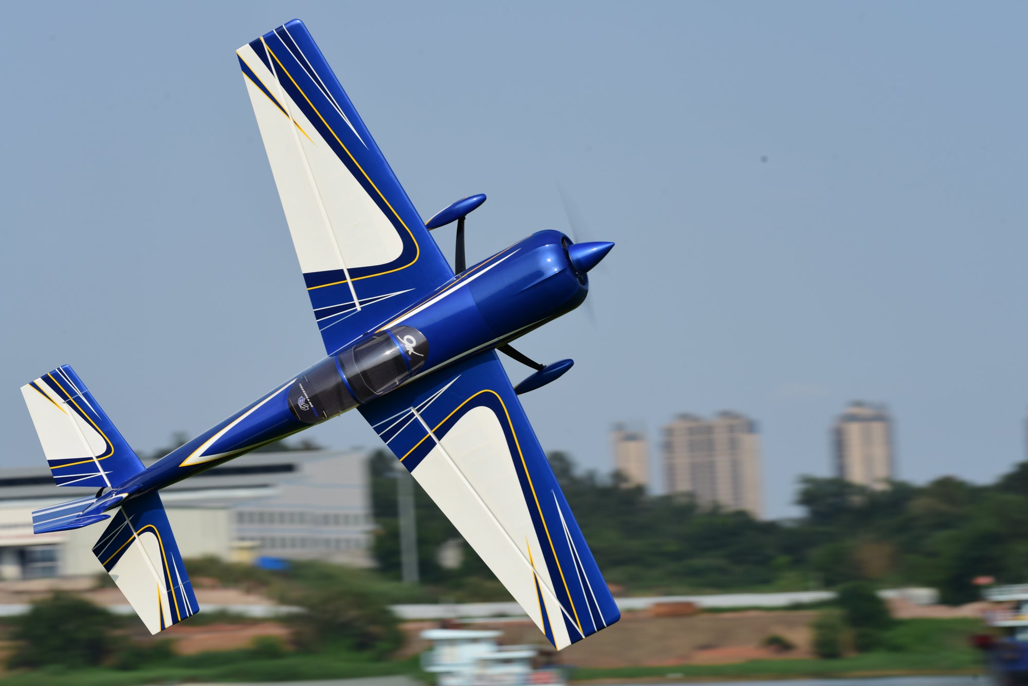 Nine Eagles Yak 54 RTF 4CH 箱付き SW 104