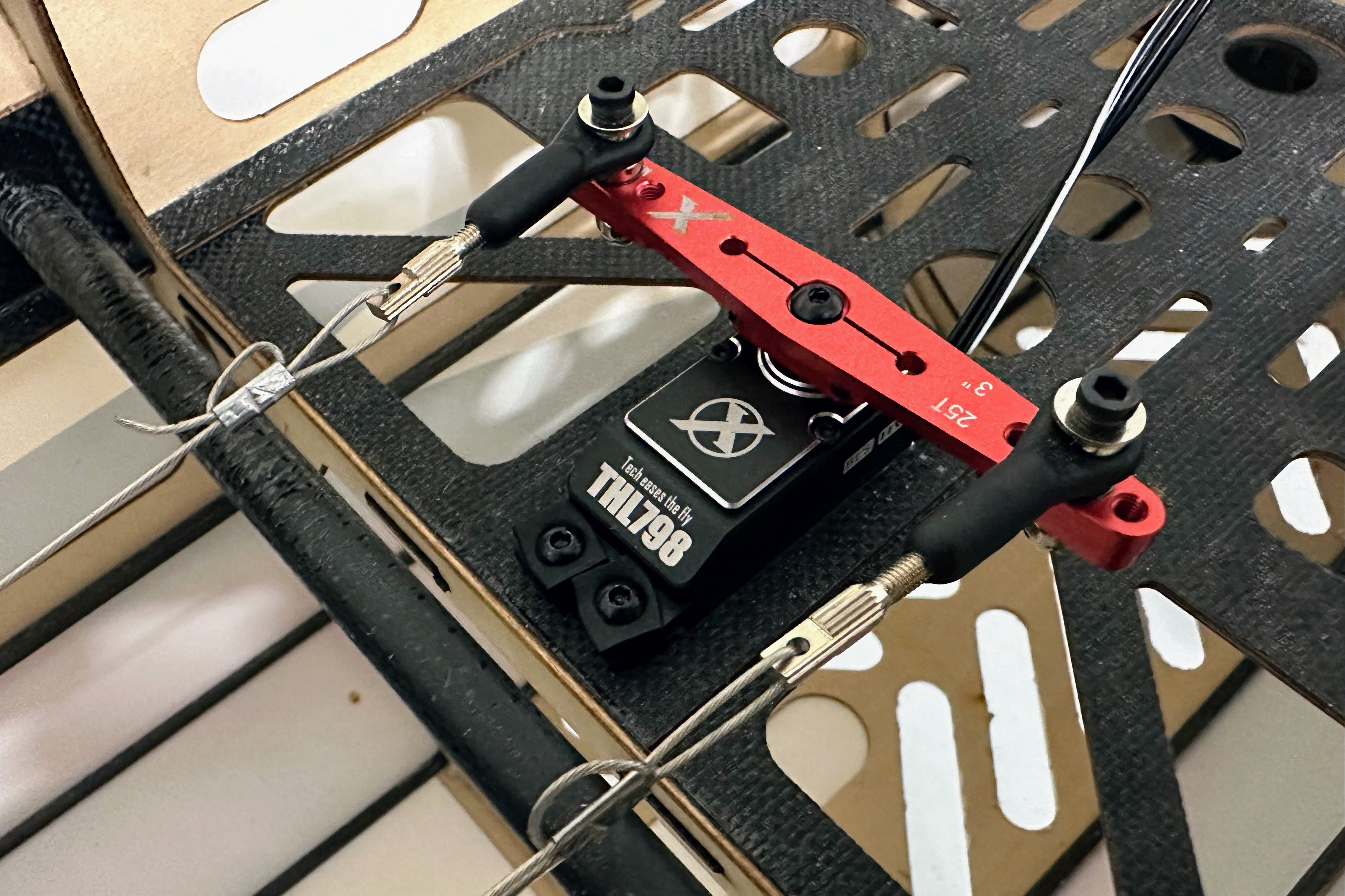 EF/Theta 798 HV Brushless Servo – Extreme Flight
