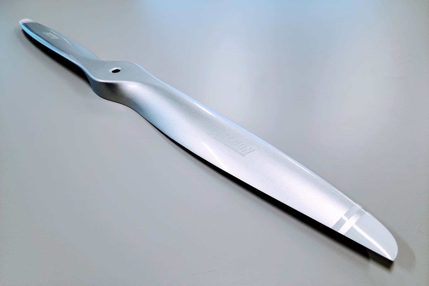 Falcon - Silver/White - GAS - PREDRILLED – Extreme Flight